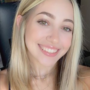 Meet your Posher, Casey